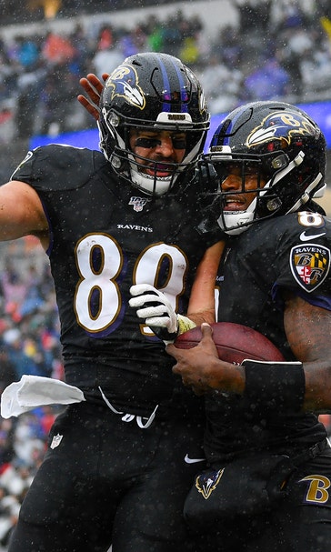 Ravens TE Andrews flourishes as Jackson's favorite target